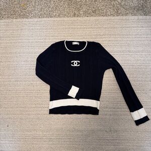 CHANEL Navy and White Crop Top Sweater